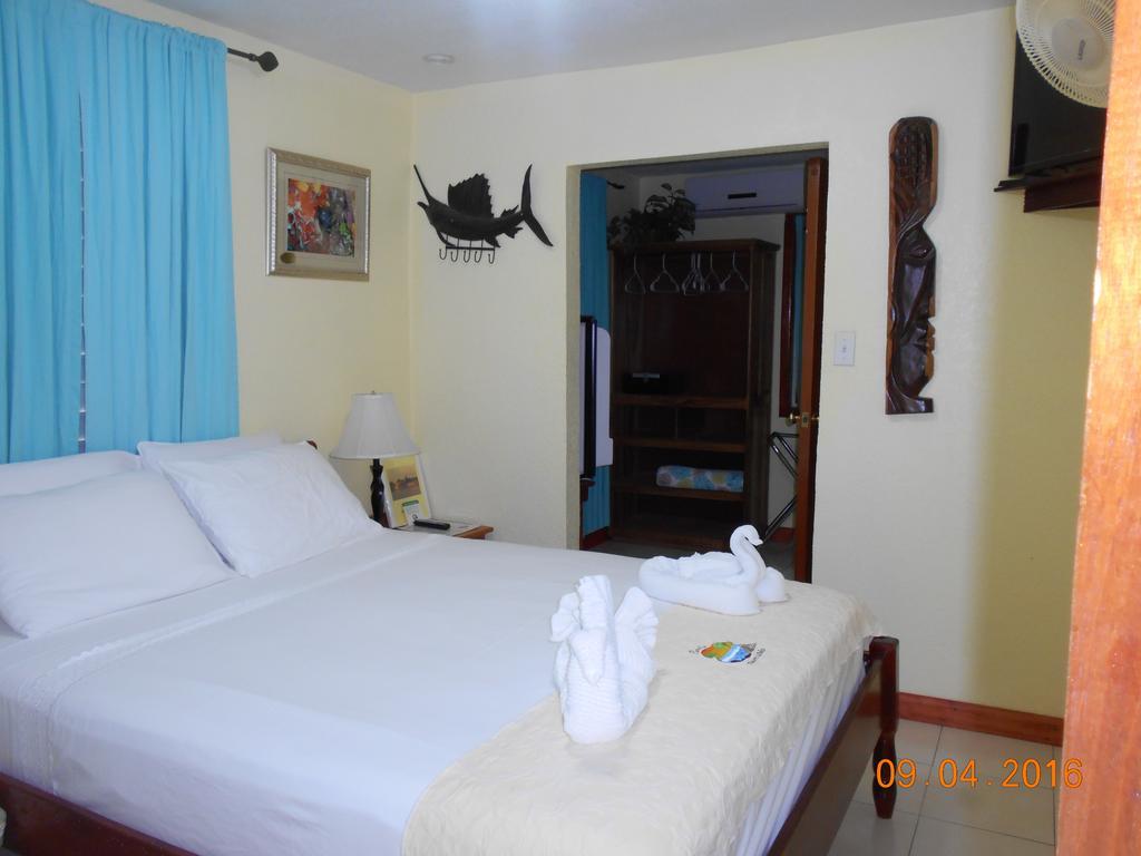 Alan'S Paradise Hotel Placencia Kültér fotó