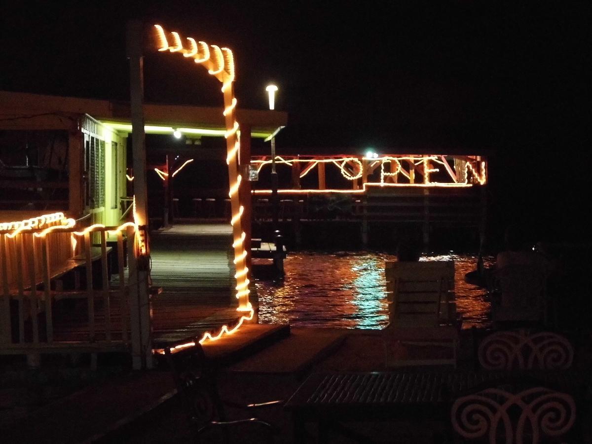 Alan'S Paradise Hotel Placencia Kültér fotó